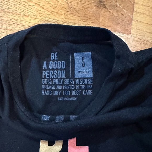 Comfiest Tee Ever! - Picture 2 of 3